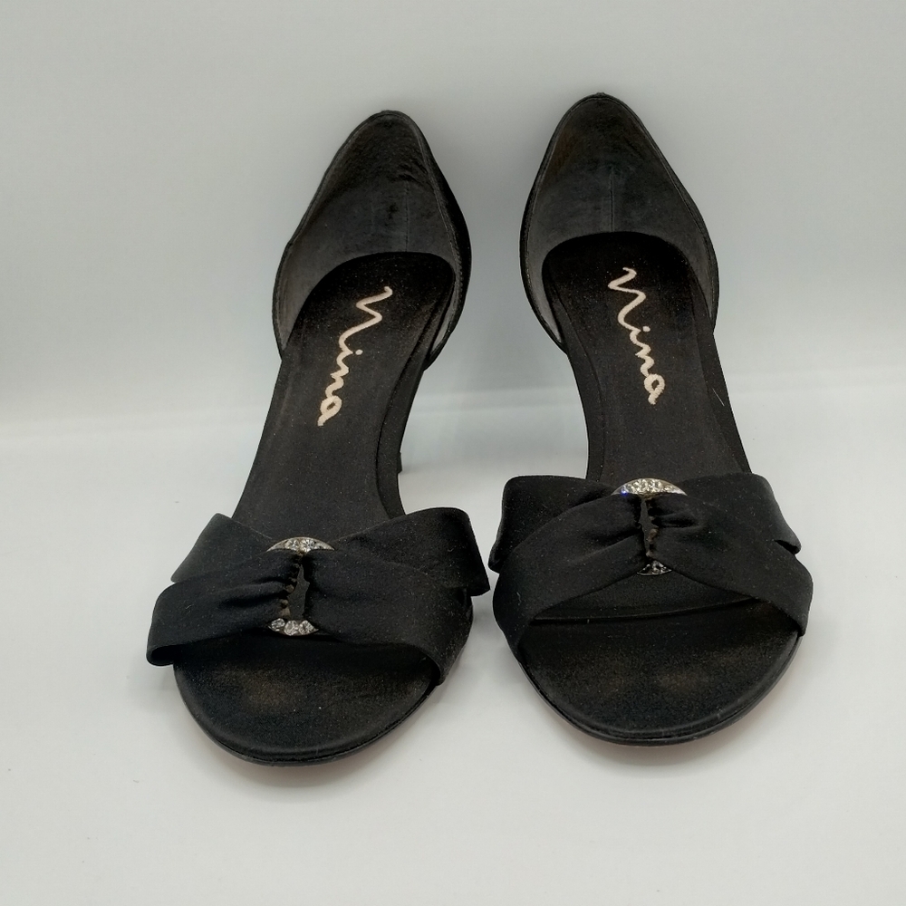 Women's black dress shoes